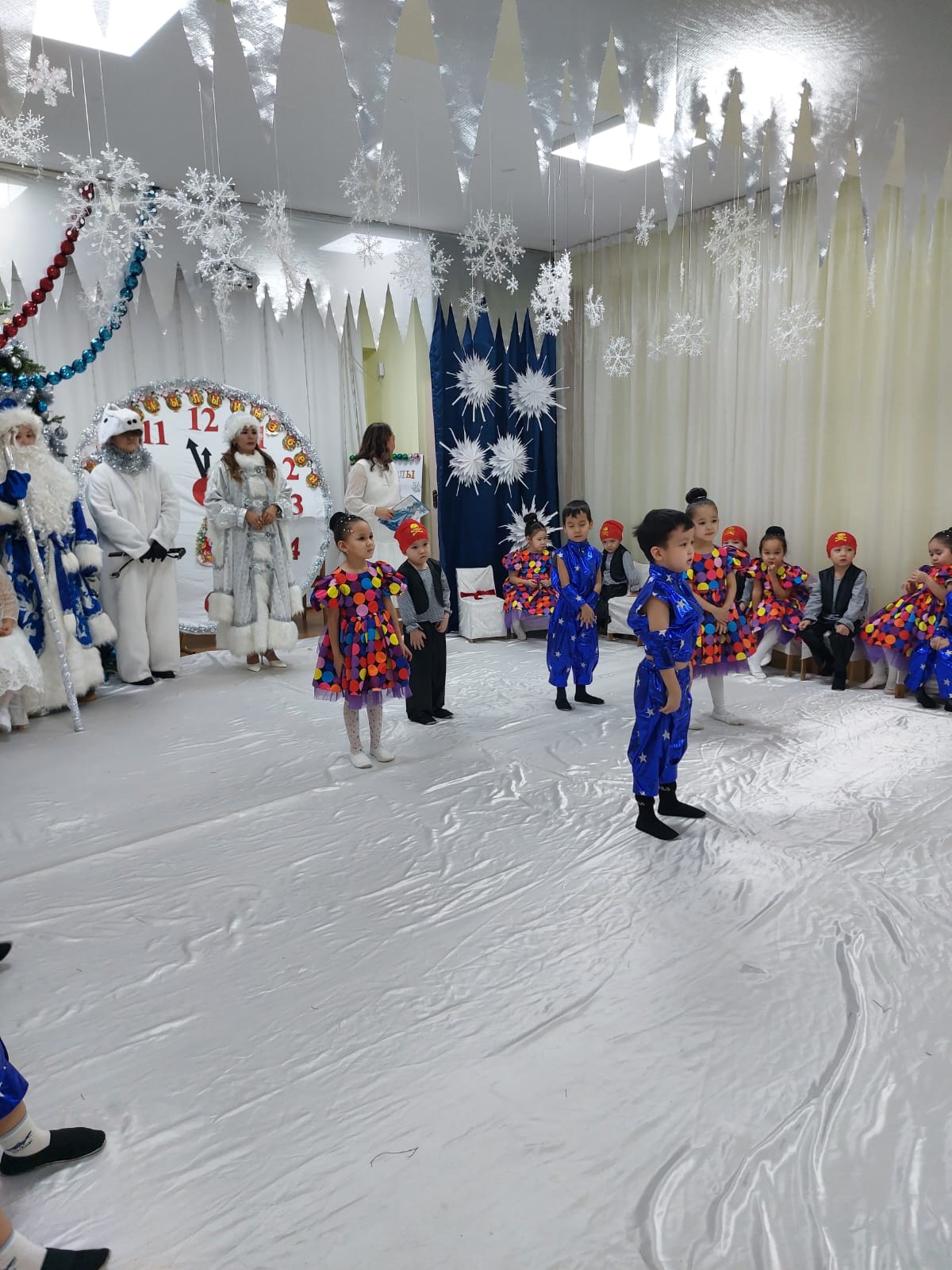 "Бауырсақ" мектепалды тобы. Жаңа жылдық ертеңгілік